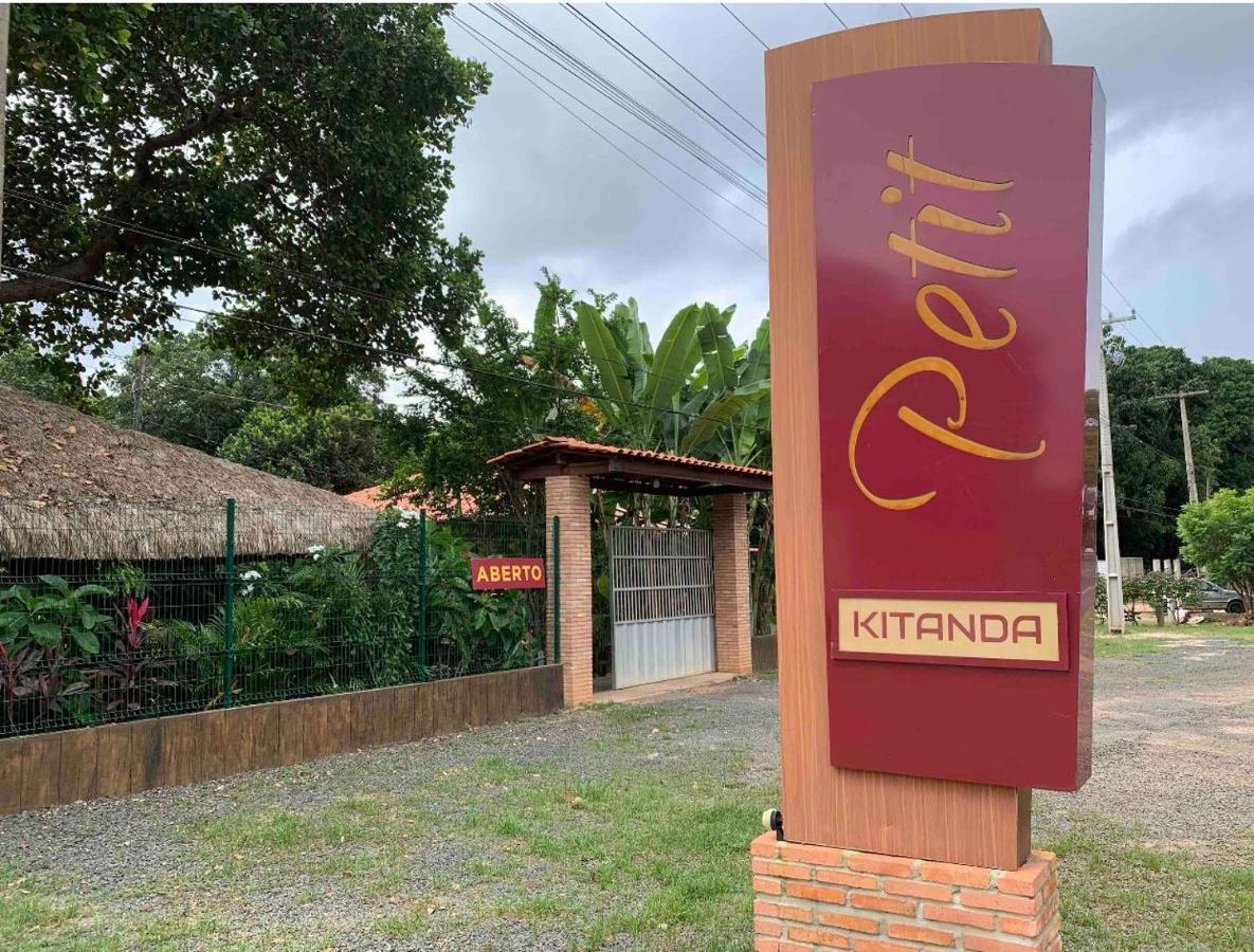 Kitanda Petit Hotel Tucuns  Buitenkant foto